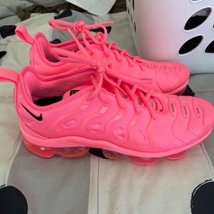 BRAND NEW: Women’s Air VaporMax Plus – Size 9